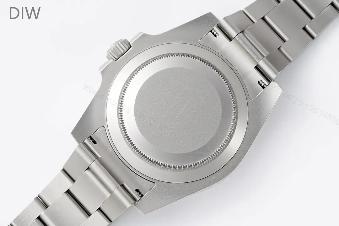 View 9 of Best Rolex DIW Submariner Beige replica 40MM Oyster Bracelet Edition RG-DIW-SUB-BEIGE-OYSTER-40