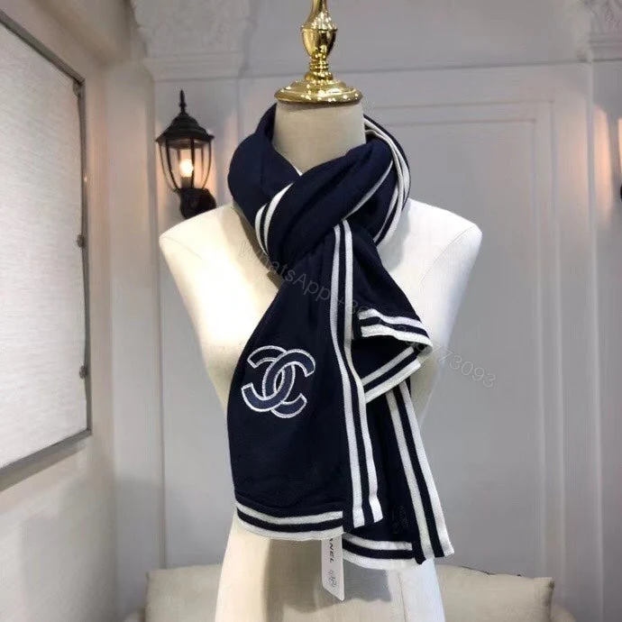 EN – Luxury CHL Scarf 004 — view 1
