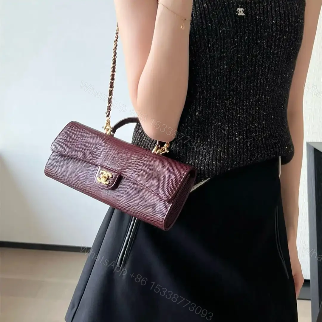 View 18 of 高仿Chanel*26A系列AP5280高級手工坊手拿包蜥蜴紋酒紅色免檢版