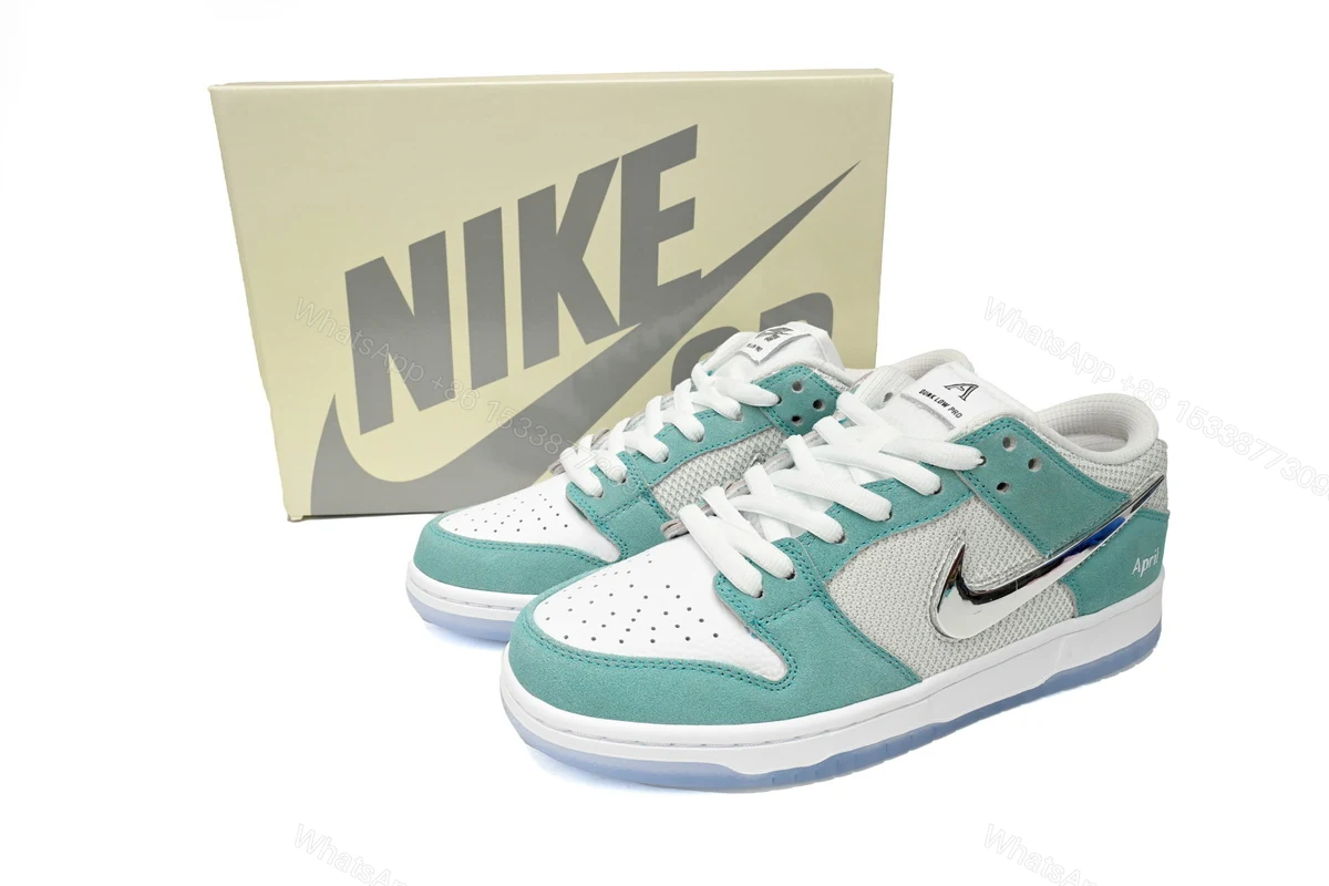 Nike SB Dunk Low April Skateboards FD2562-400 — view 2
