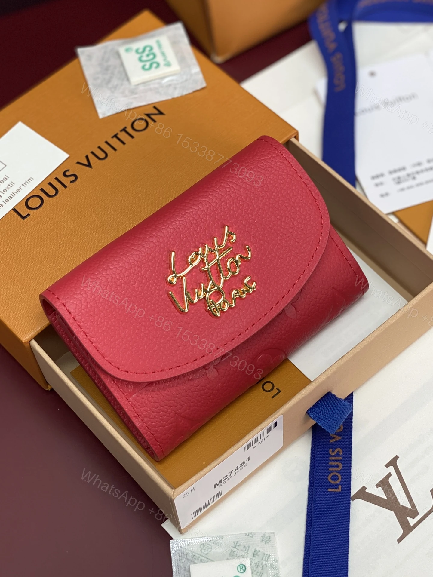 LV A貨短夾 紅色壓紋拉鏈零錢包 女士款 — view 1