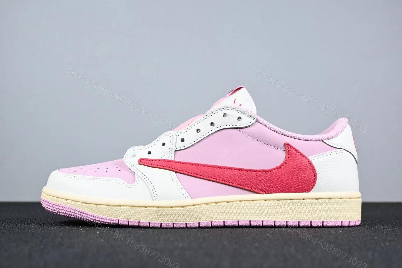 Jordan 1 Retro Low OG SP Travis Scott Sail Tropical Pink — view 1
