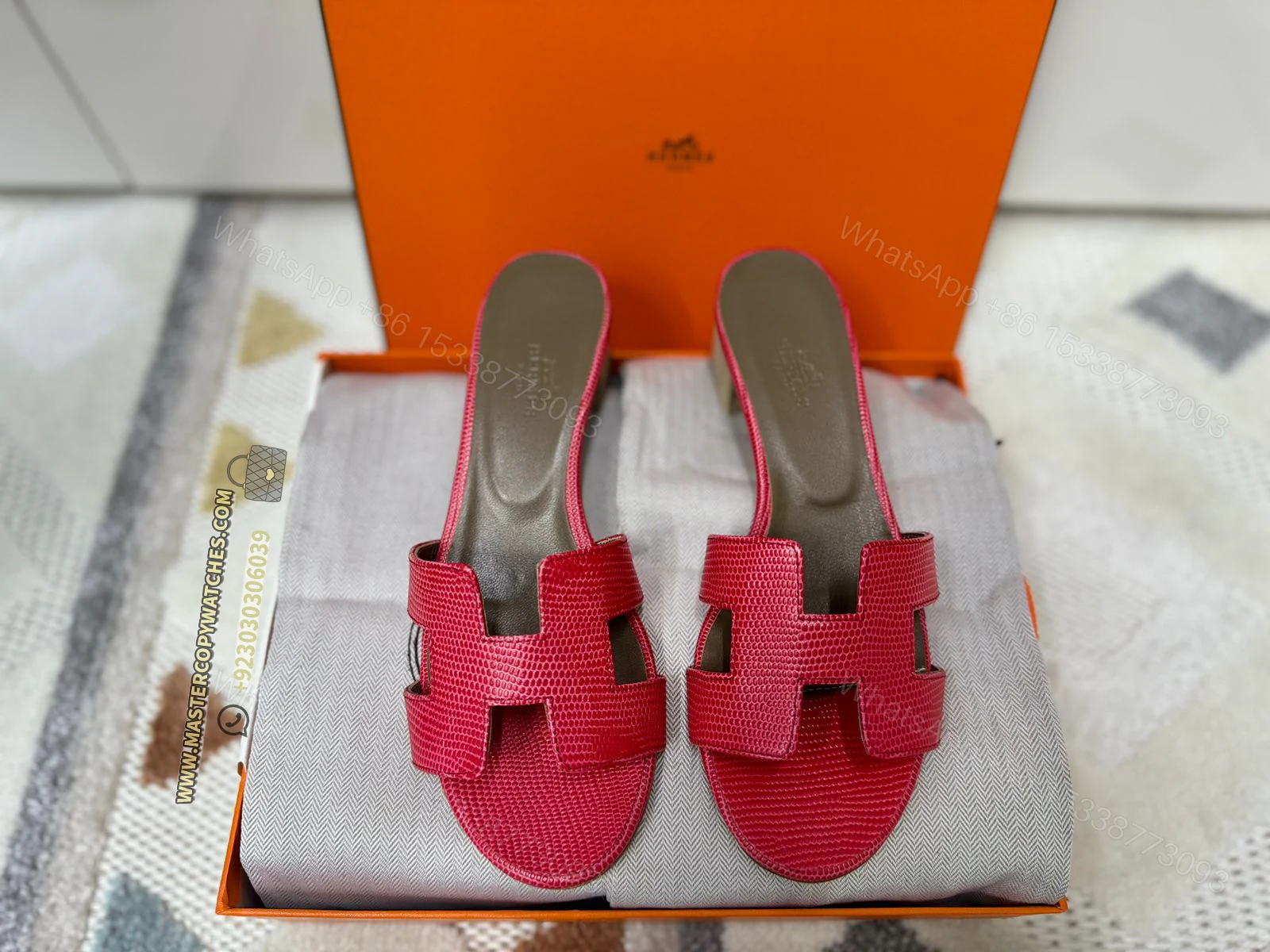Hermes Ladies Sandals Flat Oran Lizard Rose magneta — view 1