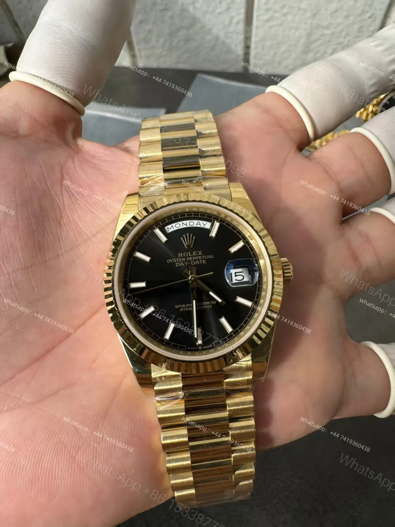 View 23 of Rolex Day-Date M228238-0067 1:1 Replica Gold Black Dial 40MM 3255 Movement Presidential Bracelet Super Clone Watch