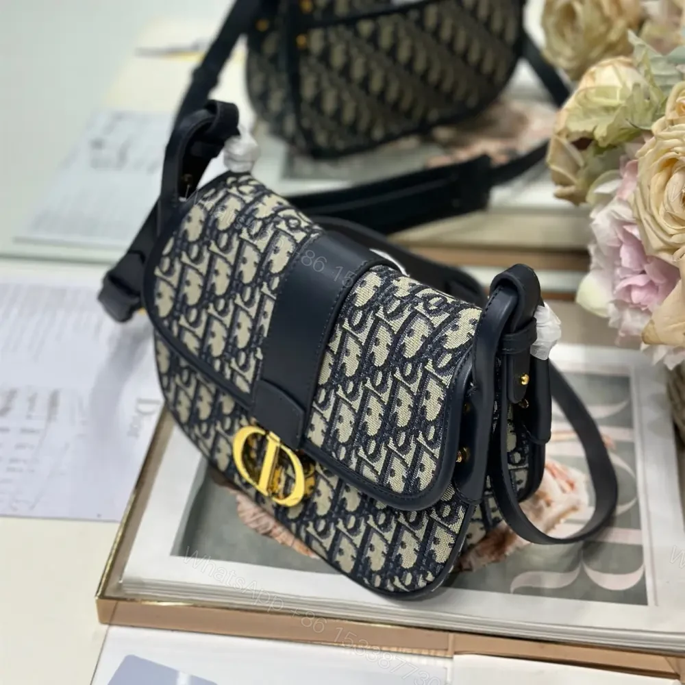 View 3 of 高仿Dior*30Montaigne系列9363M928單肩包藍色中號免檢版