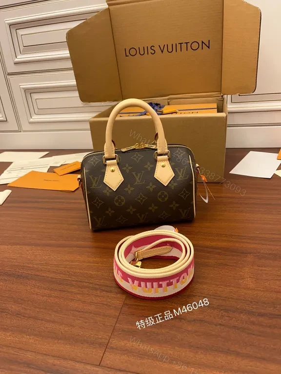Monogrammed LV Carry: Structured Luxury Handbag, Crossbody Ready — view 1