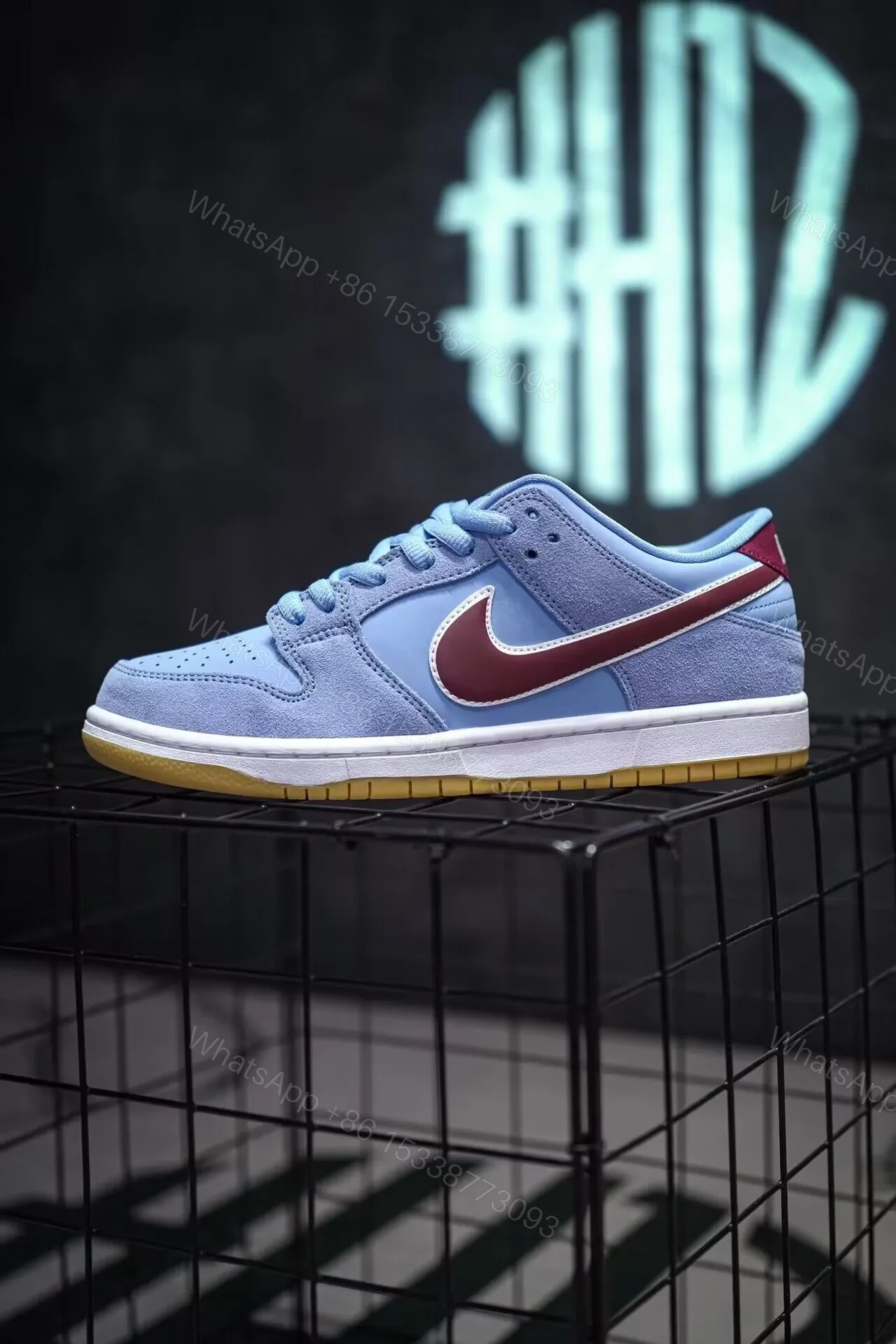 NIKE DUNK SB Low PRM “Phillies” Replicas — view 1