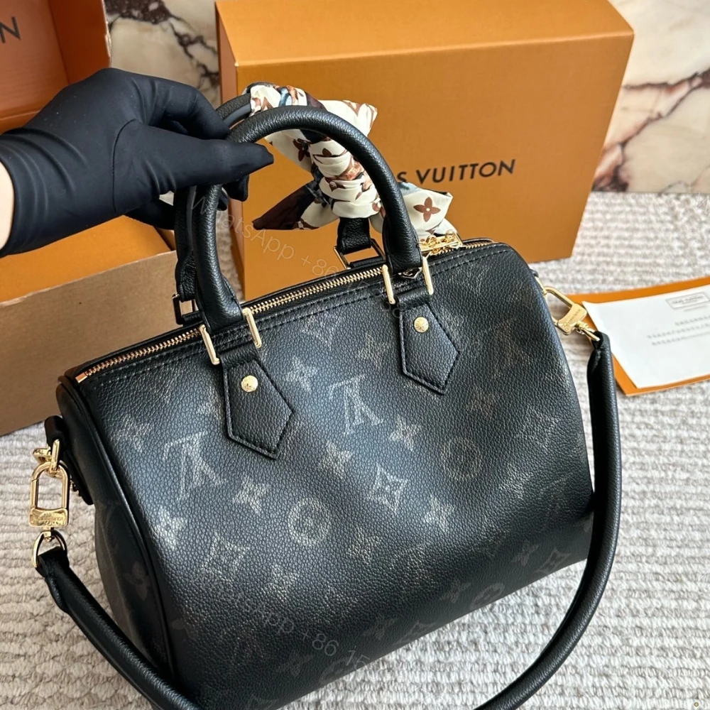 View 10 of Louis Vuitton Speedy Bandoulière 25 Black 25Cm M26486