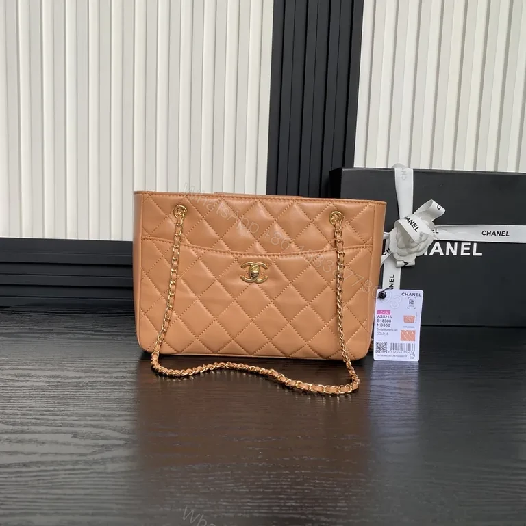 Chic Quilted Leather Shoulder Bag - Luxury Chain Strap Sling — view 1