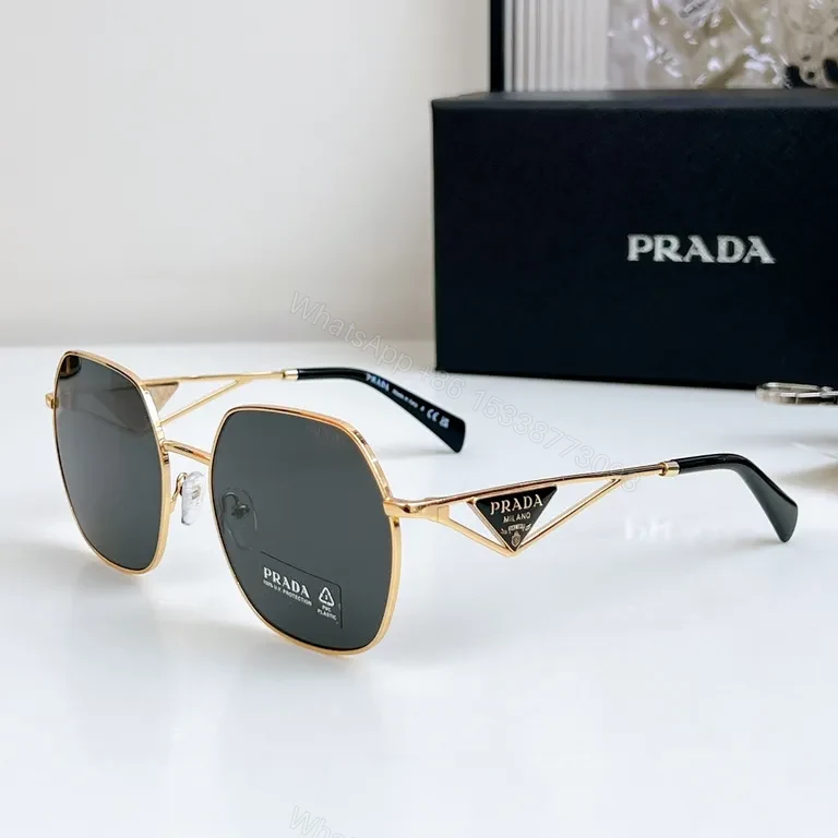 Gold Frame Luxury Sunglasses - Designer Detailing, Unisex — view 1