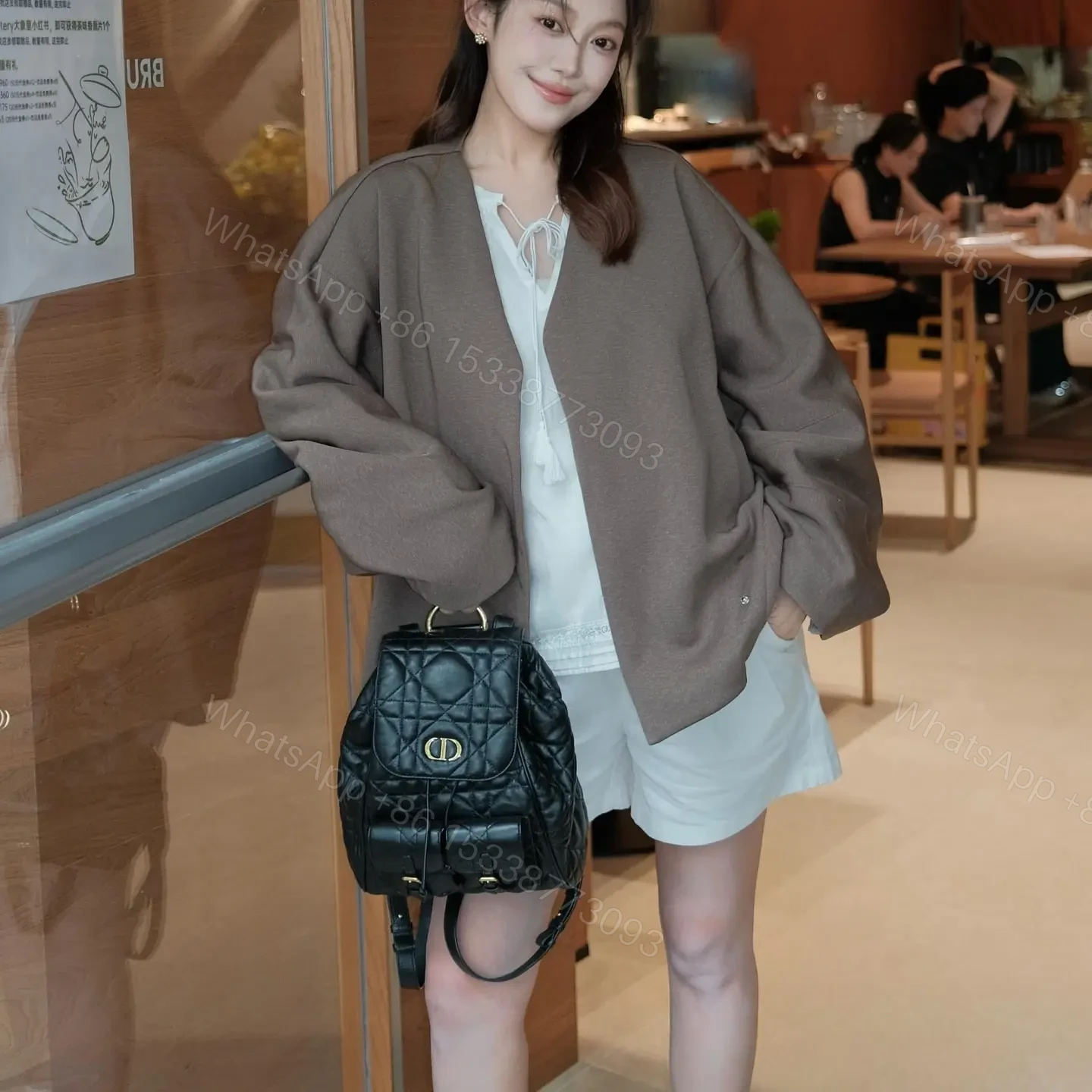 View 19 of 高仿Dior*Caro系列M6301M900小羊皮雙肩包黑色中號免檢版