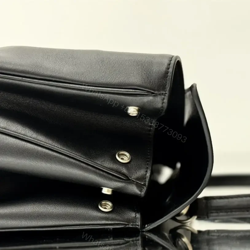 View 5 of 高仿Balenciaga*Rodeo系列5U1000小牛皮手袋黑銀中號免檢版