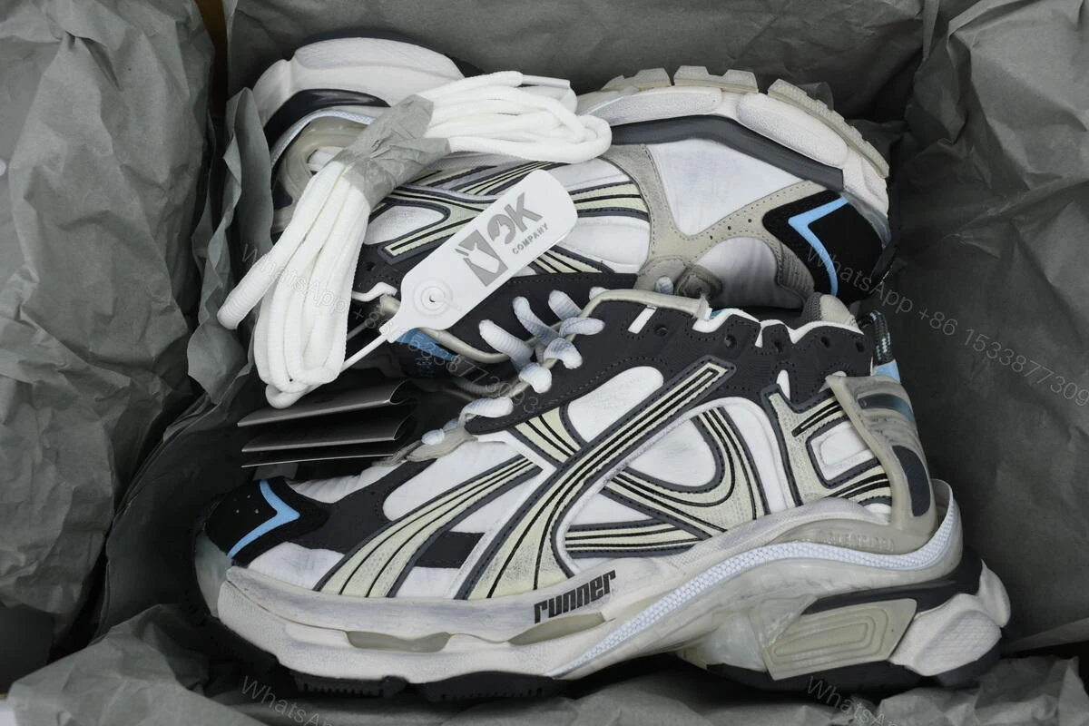 View 5 of Balenciaga Runner Sneaker Lan Bai Hei 772767 W3RNY 0623