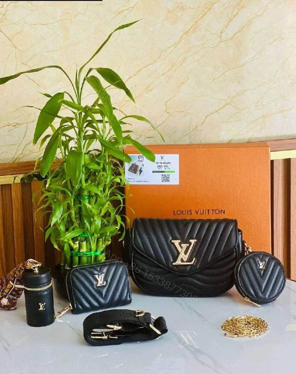 View 4 of FIRST COPY LOUIS VUITTON BLACK PREMIUM GIFT SET BAG
