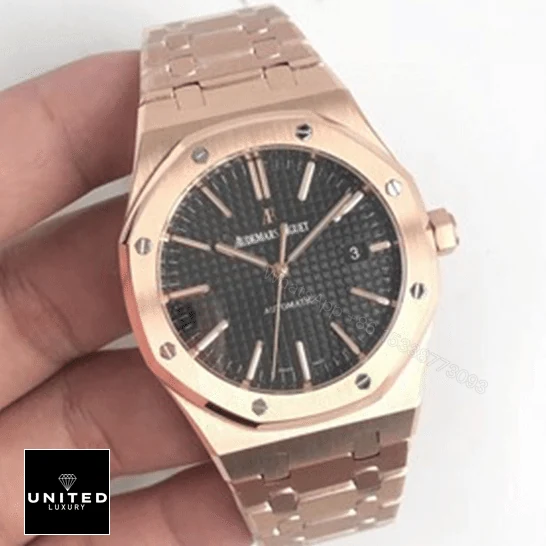 View 5 of Audemars Piguet Royal Oak 15400OR.OO.1220OR.01 Replica