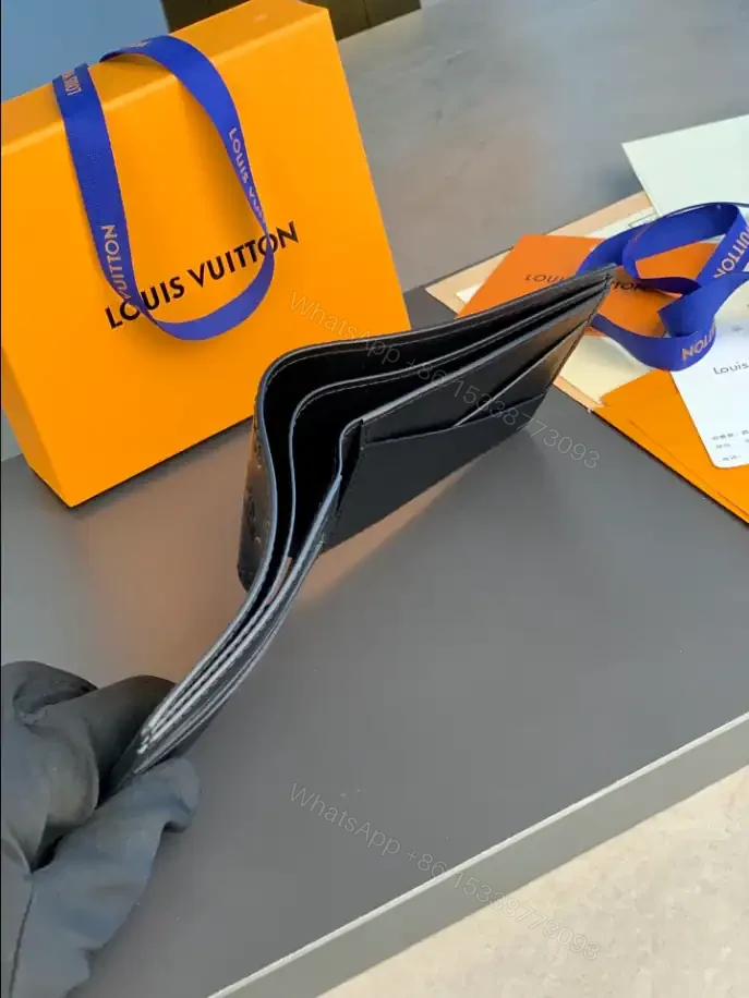 View 10 of LV MULTIPLE WALLET- RRG085