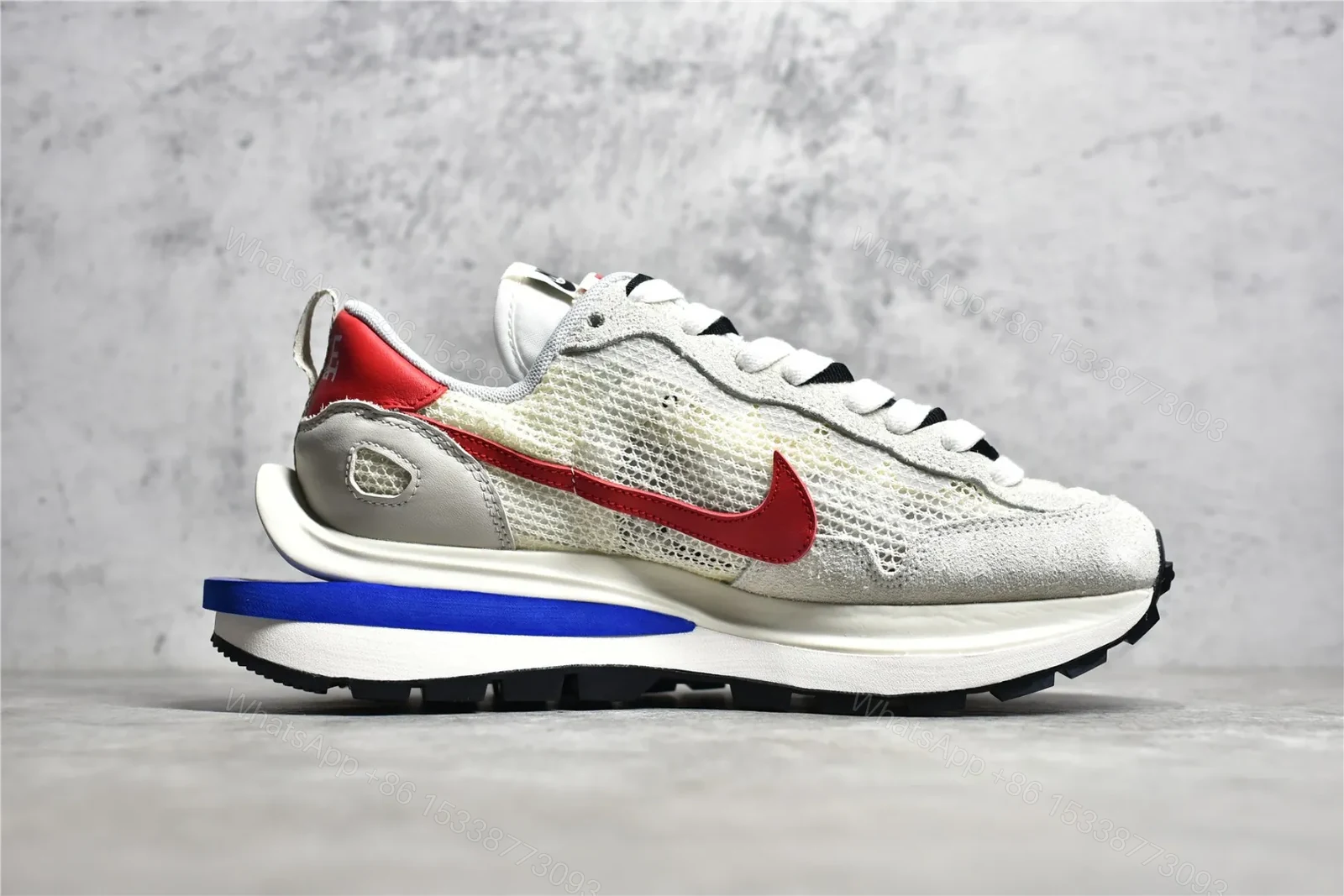 View 3 of Sacai × Nike VaporWaffle “Royal Fuchsia” Reps