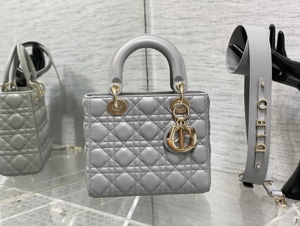 Structured Chic Diamond Quilted Handbag - Gold Charms, Crossbody Ready — view 1