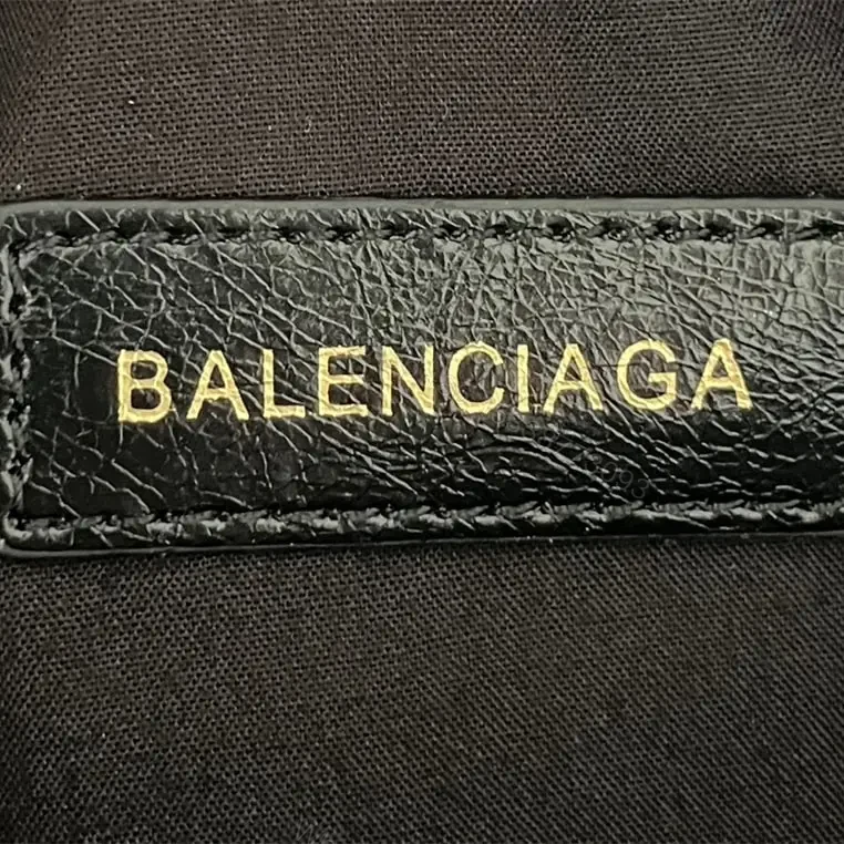 View 15 of 高仿BalenciagaWheelBeltpack系列尼龍胸包灰色