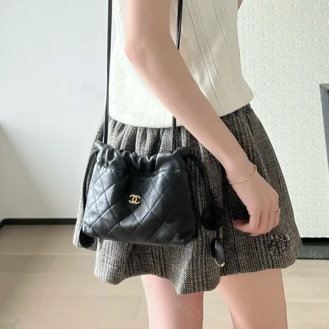 View 21 of 高仿Chanel*26S系列AP5228小羊皮單肩包黑色免檢版