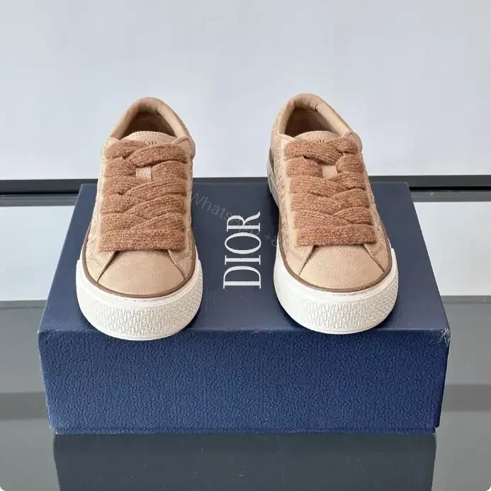 View 3 of DIOR B33 SPIN SNEAKERS BEIGE NUBUCK AND BEIGE DIOR GRAVITY NUBUCK – CD206