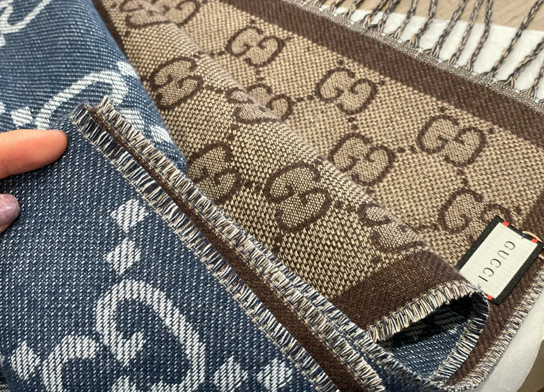View 6 of EN – Luxury GCI Scarf 001