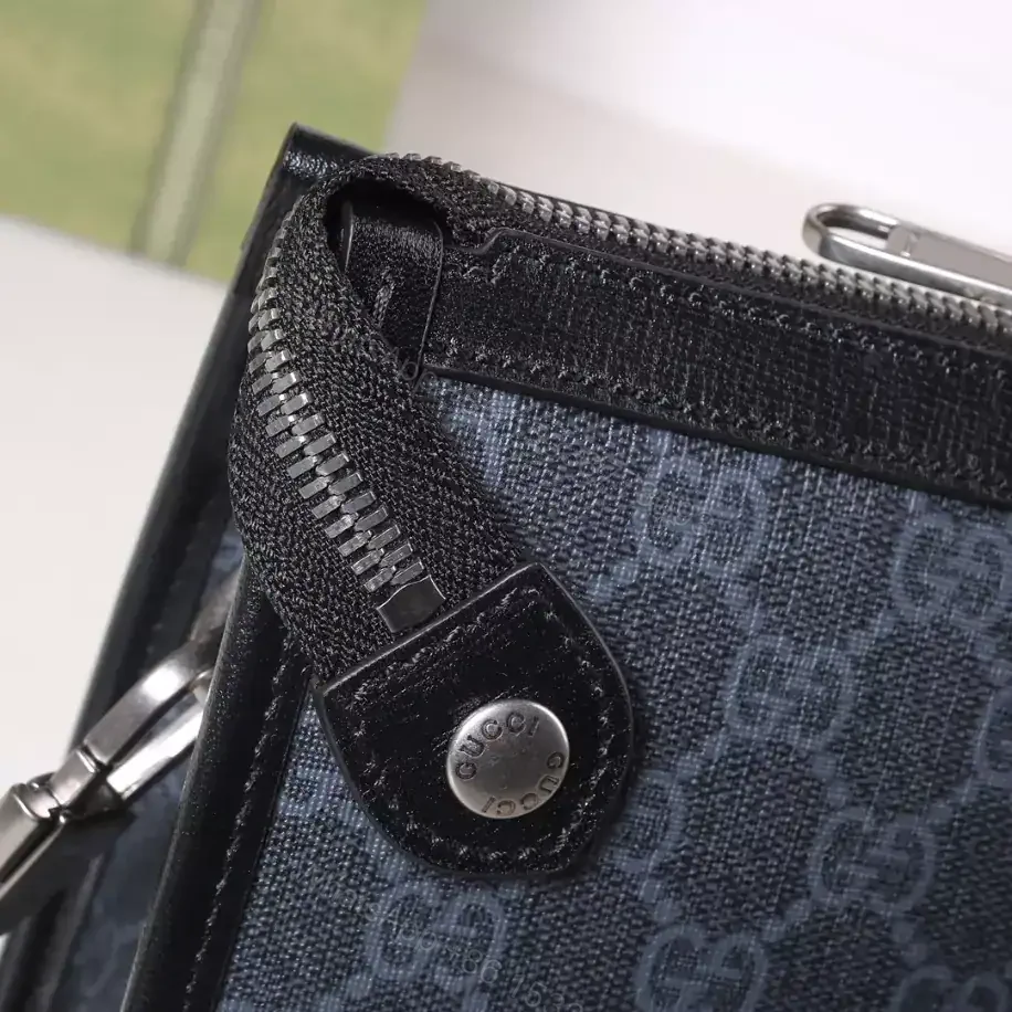 View 7 of MESSENGER BAG WITH INTERLOCKING G – GBC064
