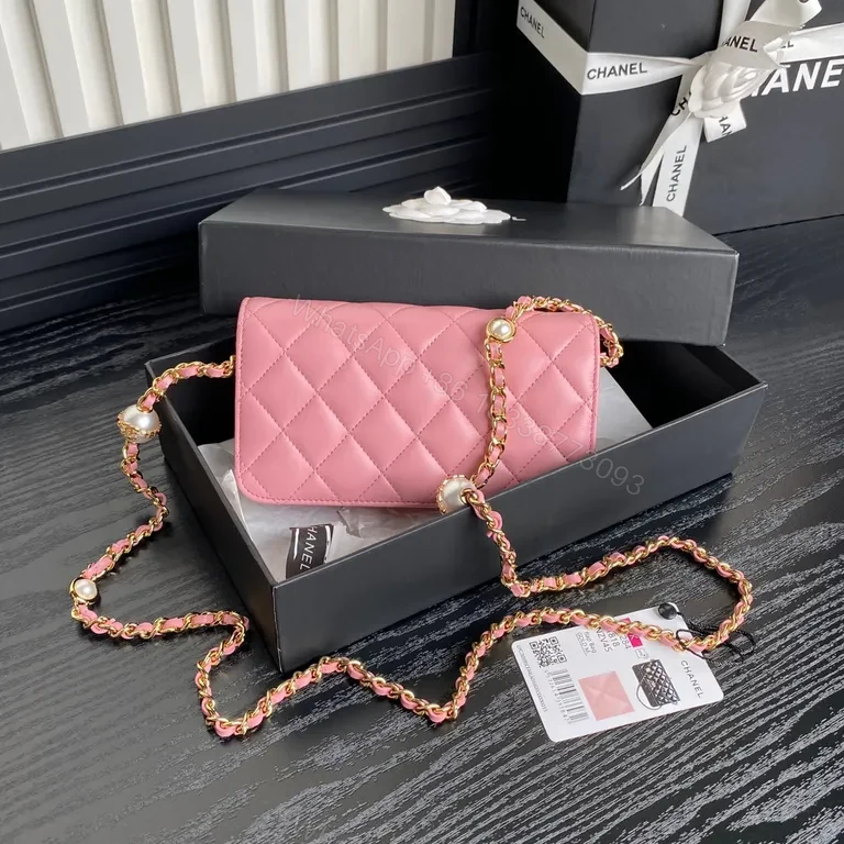 View 3 of Pink Quilted Chain Bag: Chic Crossbody Luxury Bag