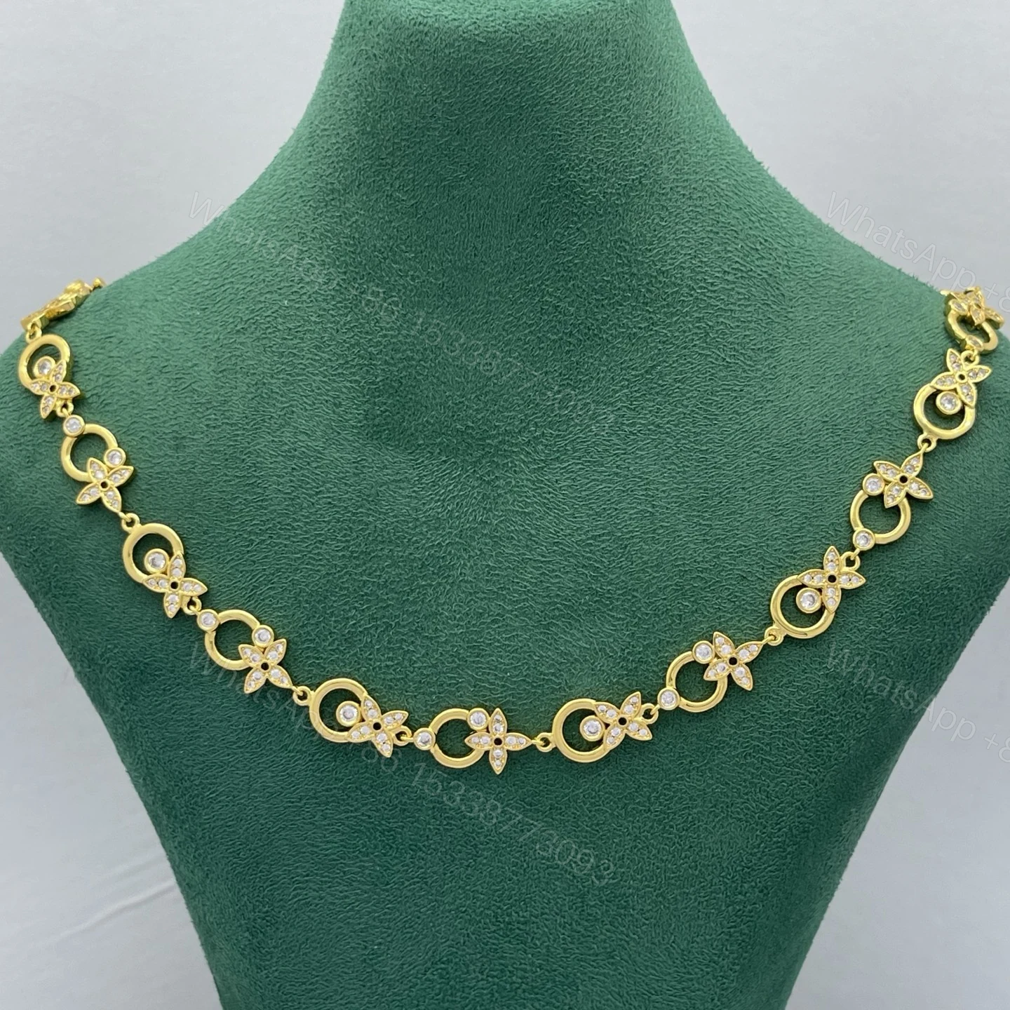 LV A貨橢圓花型項鍊 女款金色鋯石點綴設計 高質感通勤飾品 — view 1