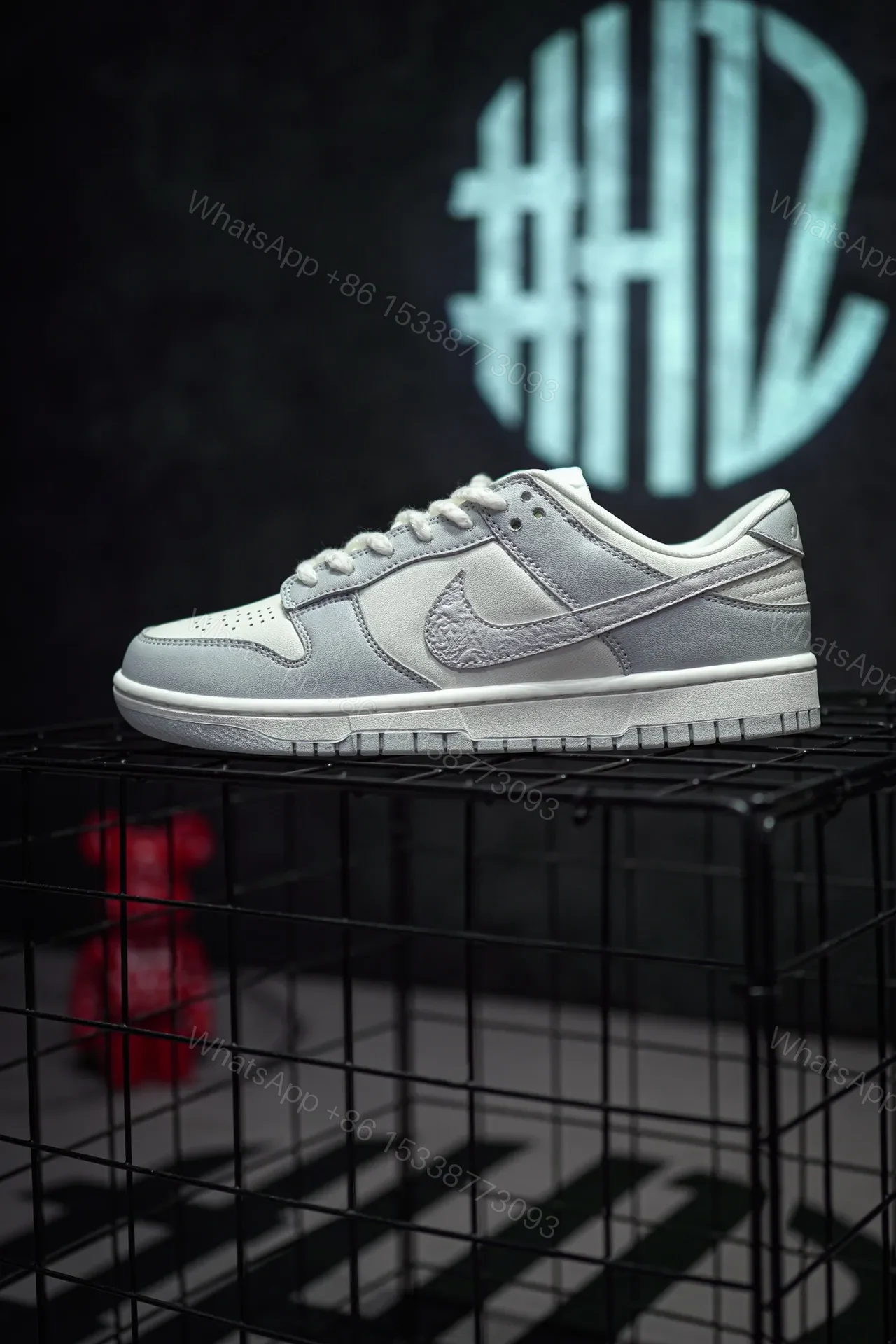 Nike Dunk SB Low “relief” Replicas — view 1