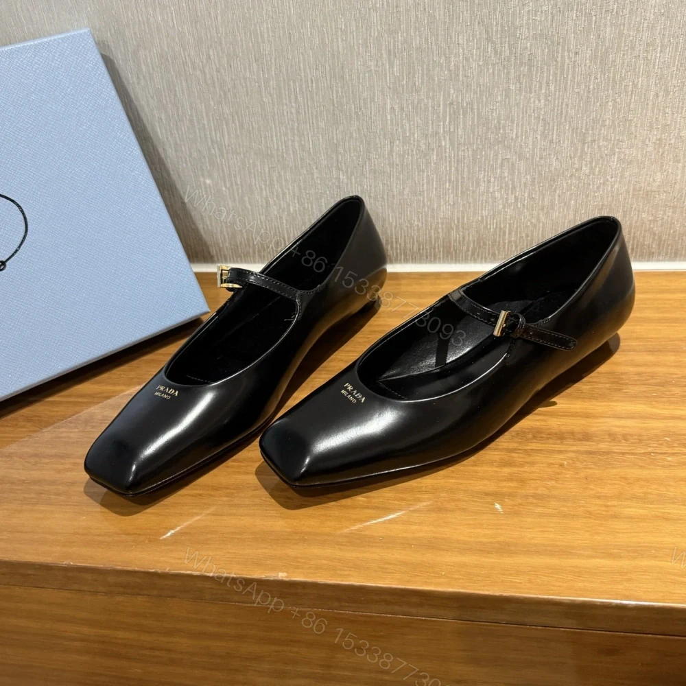 View 3 of 高仿Prada*1F826N方頭皮質塔扣平跟單鞋黑色免檢版