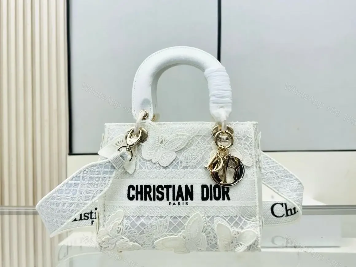 DIOR — view 1