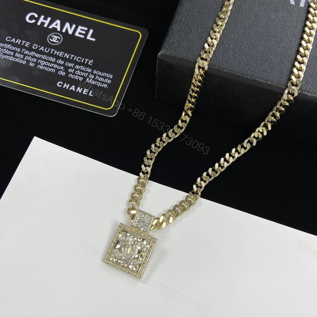 View 4 of EN – Lux Chanel Necklaces 028