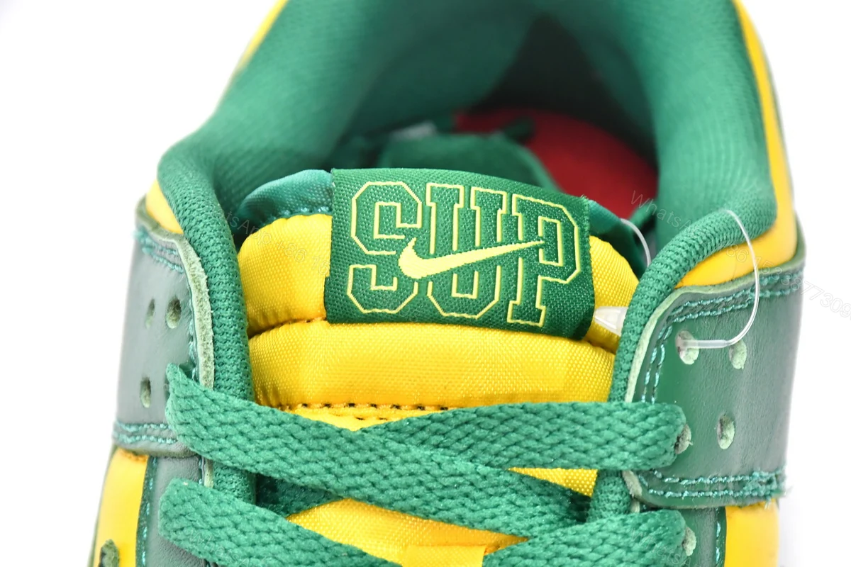 View 5 of (OG)Supreme x Nike SB Dunk Low Brazil DO7412-983