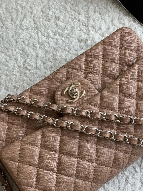 View 3 of Chic Quilted Crossbody: Timeless Luxury Everyday Bag