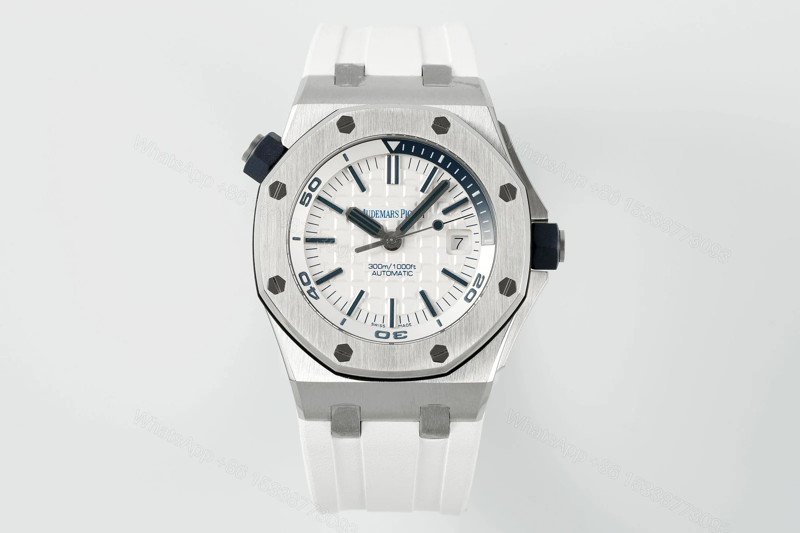 Royal Oak Offshore Diver 15710 APSF 1:1 Best Edition White Checkered Dial on White Rubber Strap Super Clone — view 1