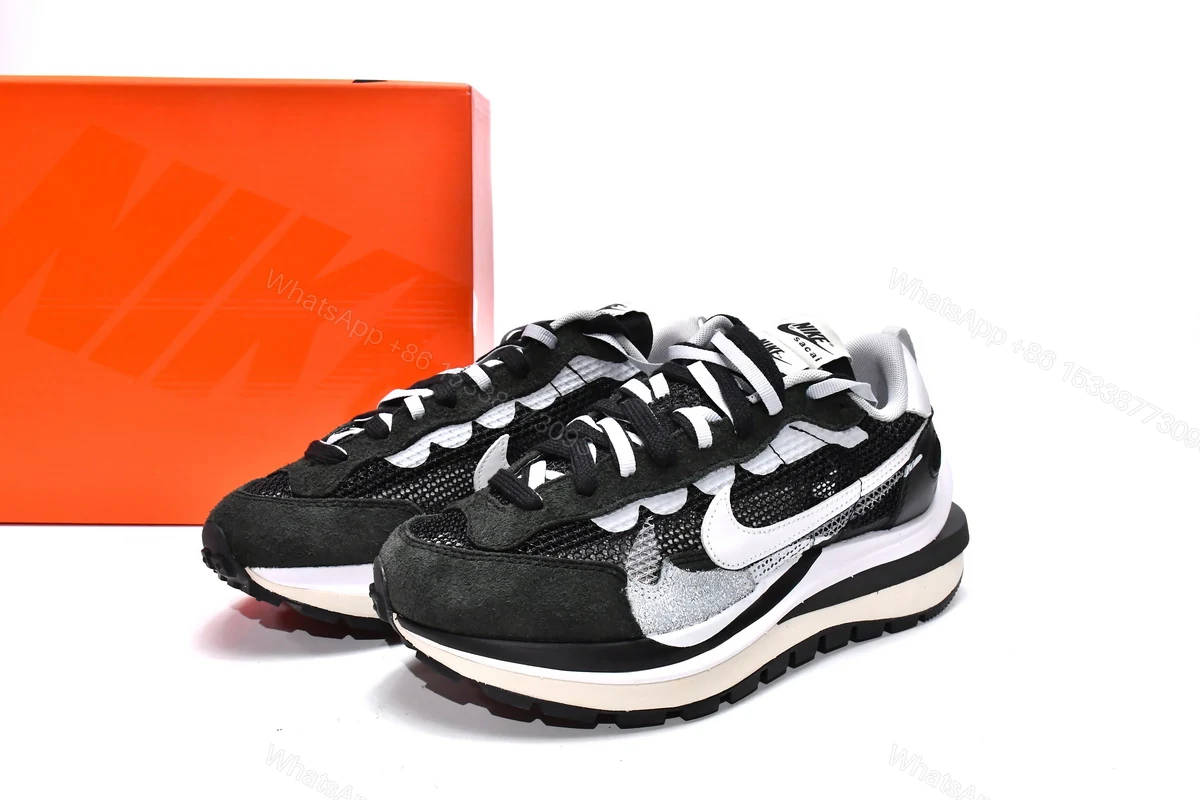 Sacai x Nike Pegasua Vaporfly Black White CV1363-001 — view 2