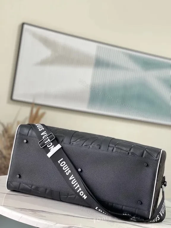 View 4 of Graphite Quilted Messenger: Luxe Everyday Carry Bag
