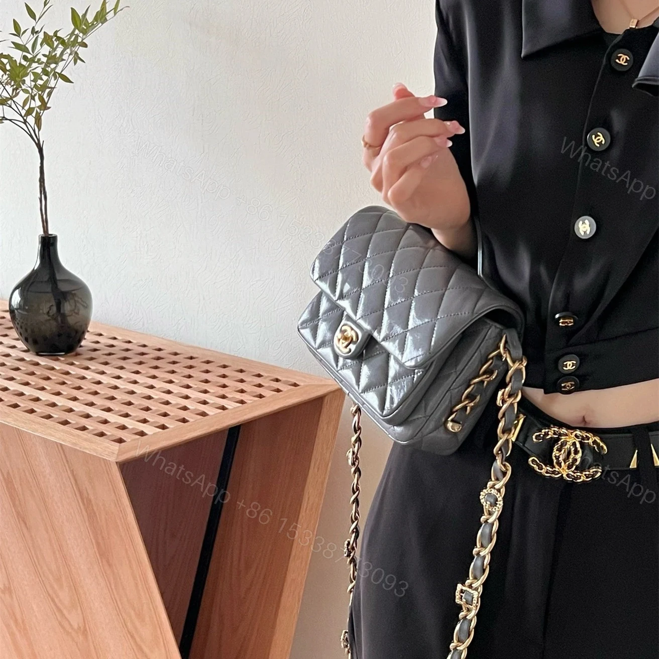 View 21 of 高仿Chanel24A*AS4992小羊皮手柄包免檢版