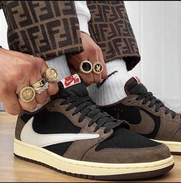 FIRST COPY Nike Air Jordan Travis Scott Low Mocha for- unisex — view 1