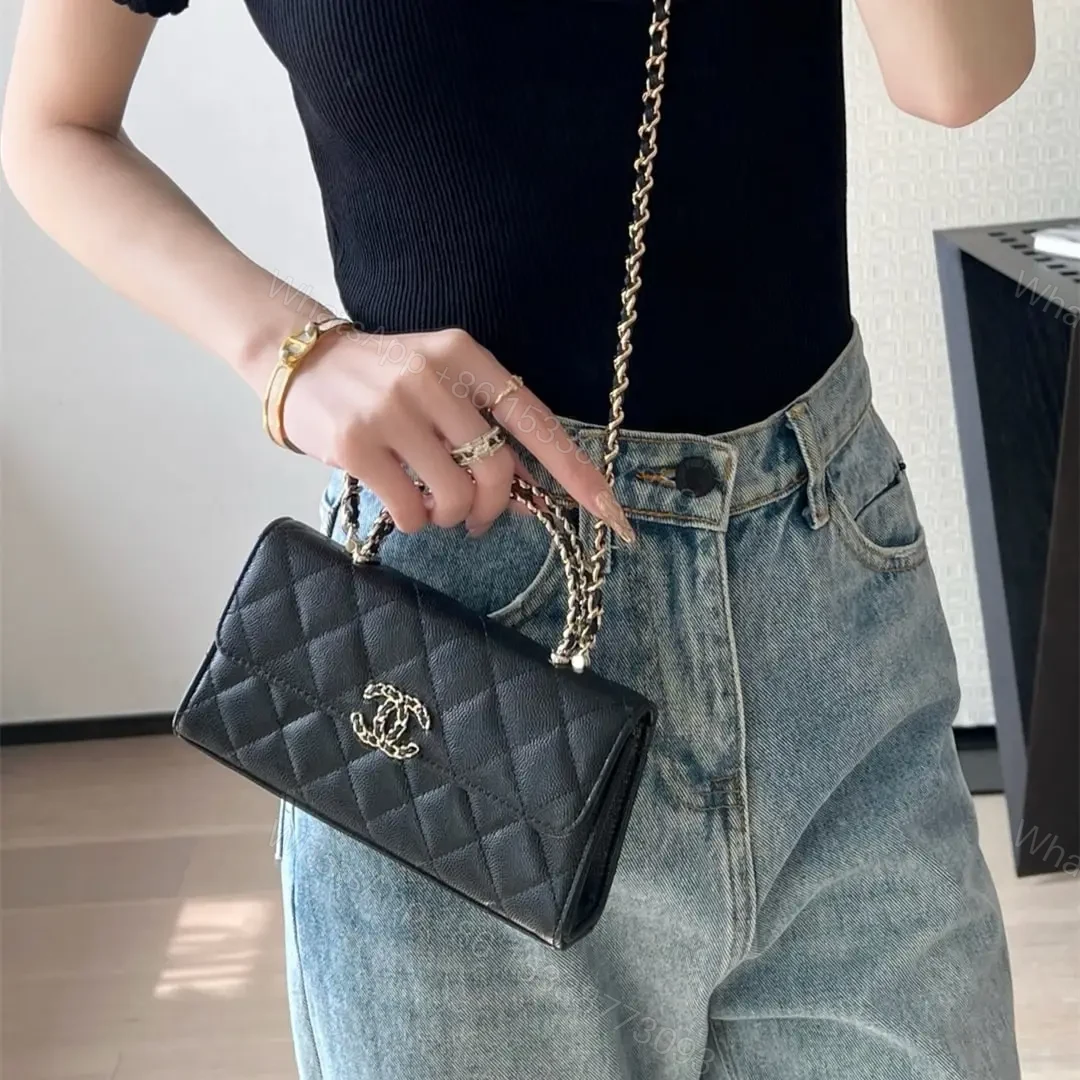 View 19 of 高仿Chanel*23P系列AP3238亮面小牛皮單肩包黑色免檢版