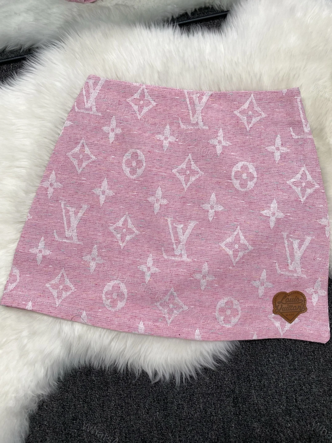 LV A貨女士粉色Monogram針織短裙皮標點綴甜美款 — view 1