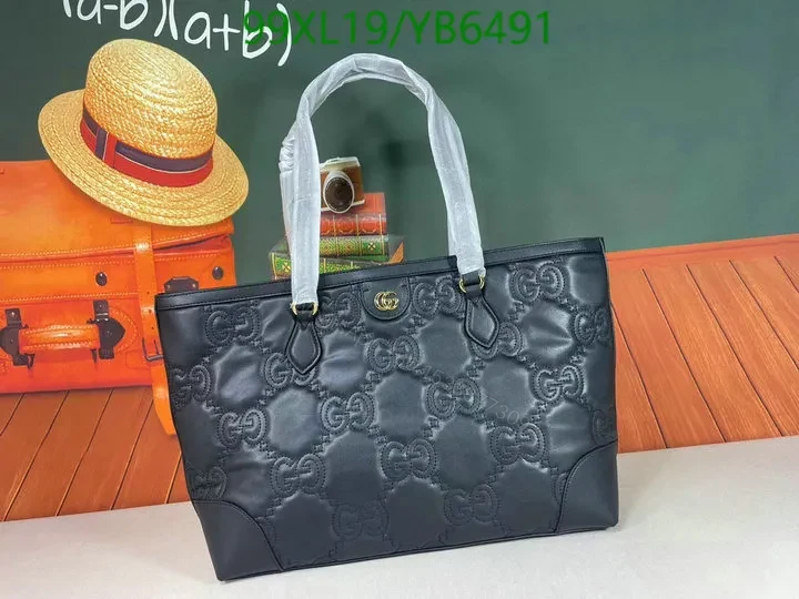 View 17 of Elegant Gucci GG Quilted Grey Matelassé Small Tote YP35VX