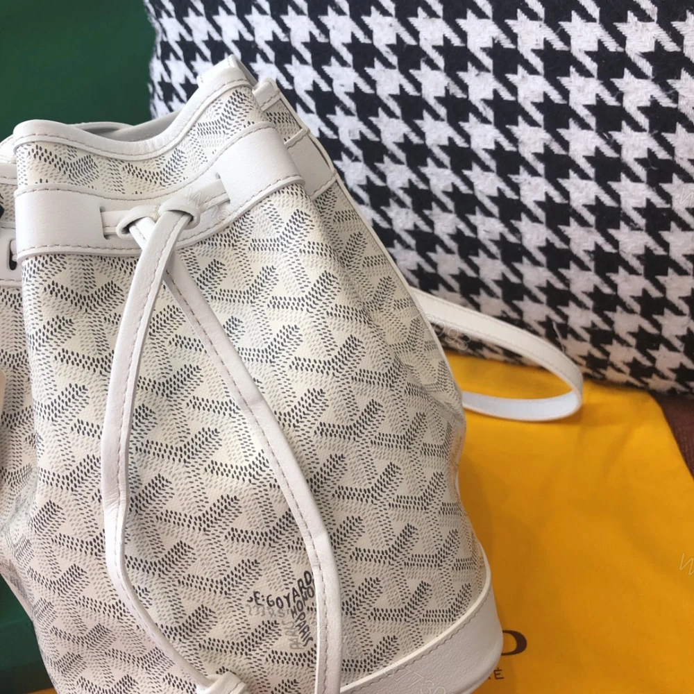 View 2 of 高仿Goyard*PEFLOT8抽繩水桶包白色免檢版