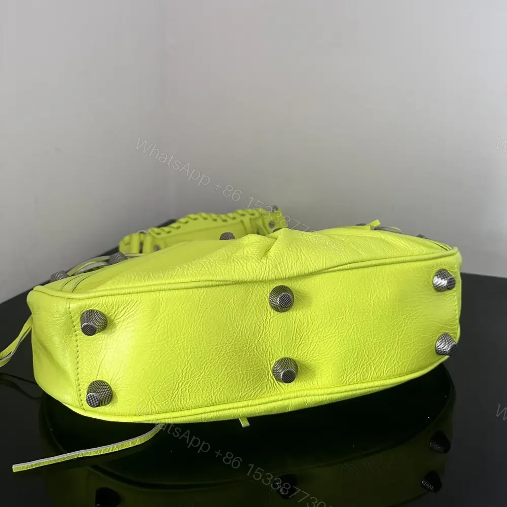 View 7 of 高仿Balenciaga*LeCagole系列餃子包熒光綠S