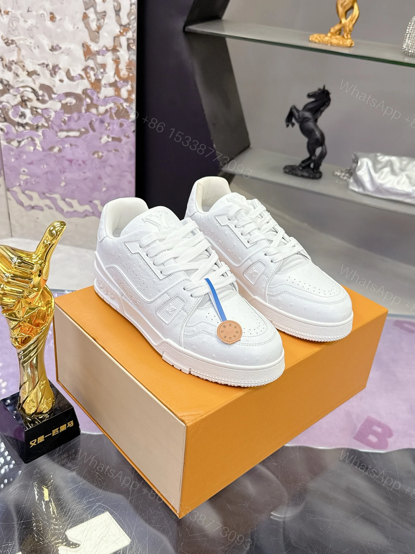 LV 一比一純白 Trainer 運動鞋 簡約百搭款 — view 1