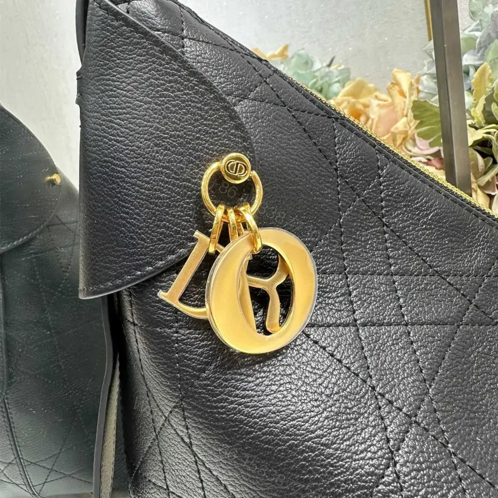View 5 of 高仿Dior*Voyage系列M284M902小牛皮單肩包大號黑色免檢版
