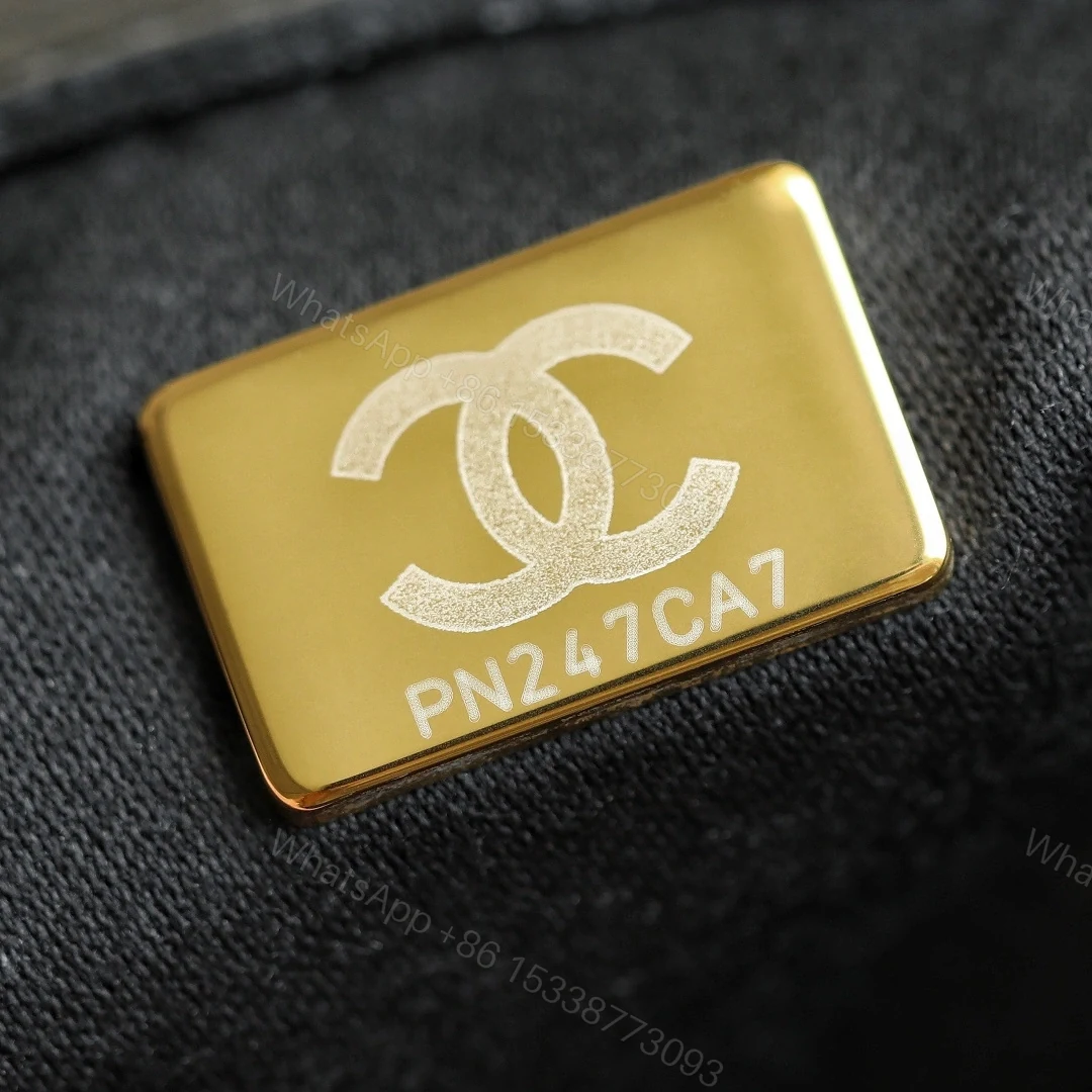 View 9 of 高仿Chanel*26C系列AS5976小牛皮手提包黑色免檢版