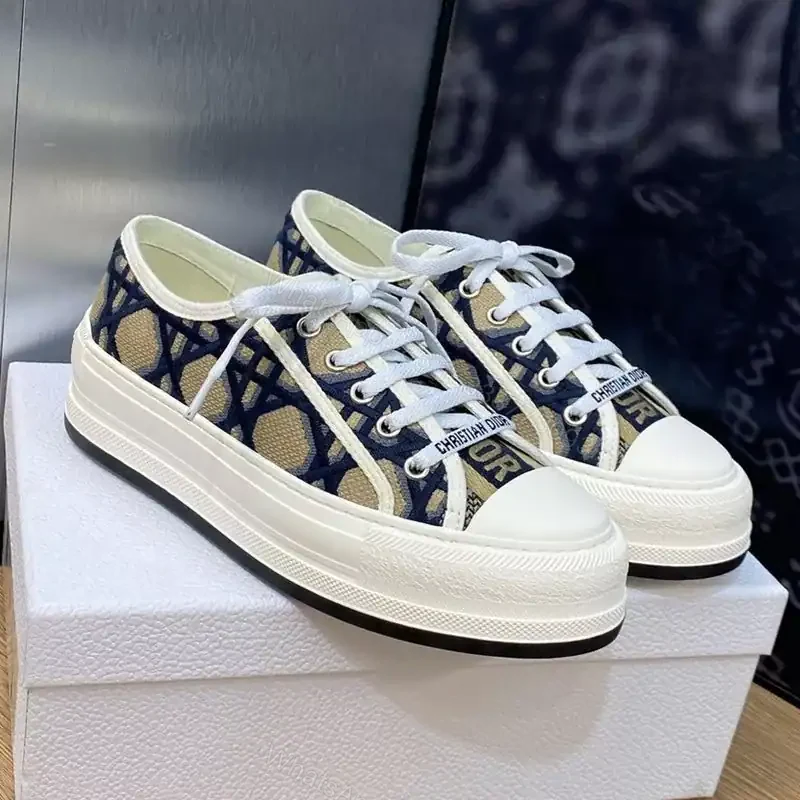 WALK’N’DIOR PLATFORM SNEAKERS UNISEX MACROCANNAGE EMBROIDERED BLUE – CD148 — view 1