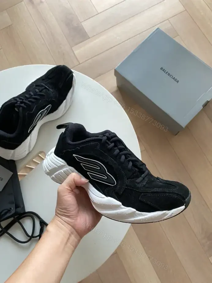 View 2 of MEN’S MONDAY SHOE IN BLACK/WHITE – BB282
